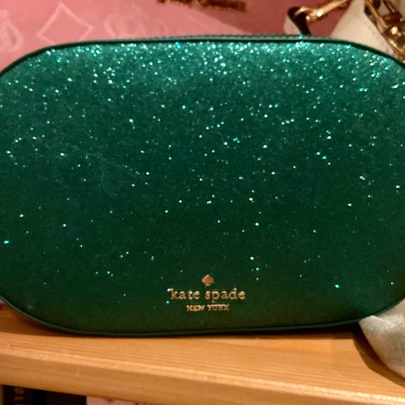 Kate Spade 🎁Crossbody Oval Camera Bag NWT🎁 Gift Holiday Ready! - Picture 1 of 8